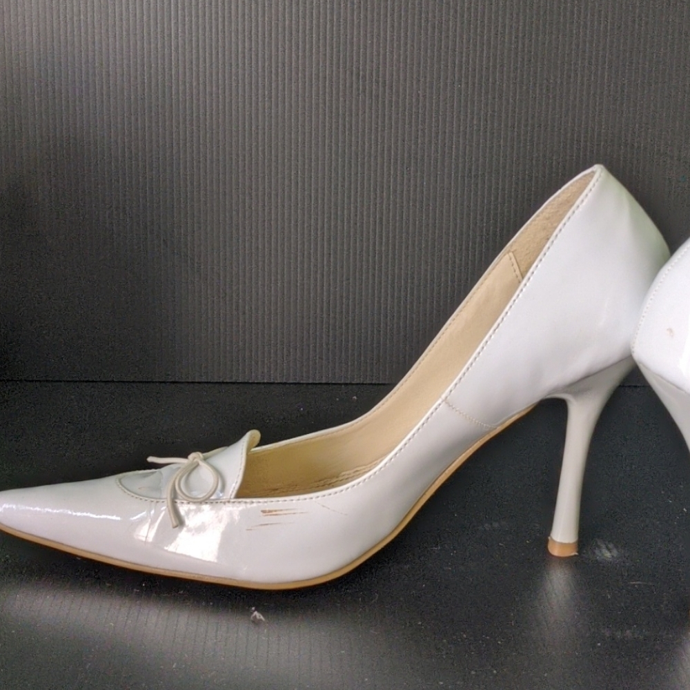 Shoes - Picture 4 of 4